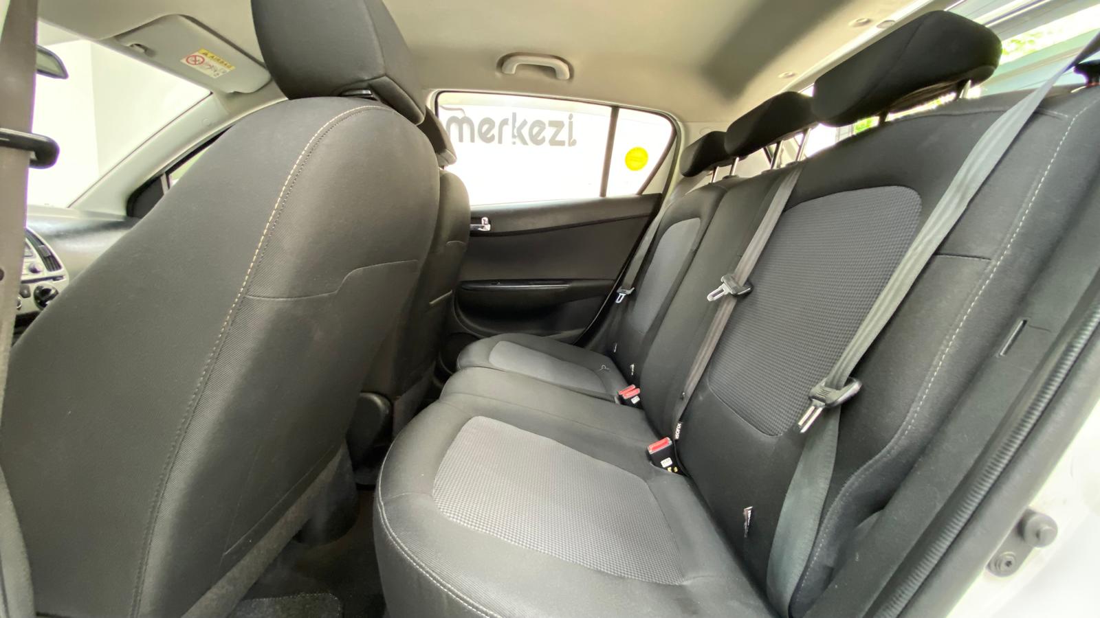 HYUNDAI i20 23